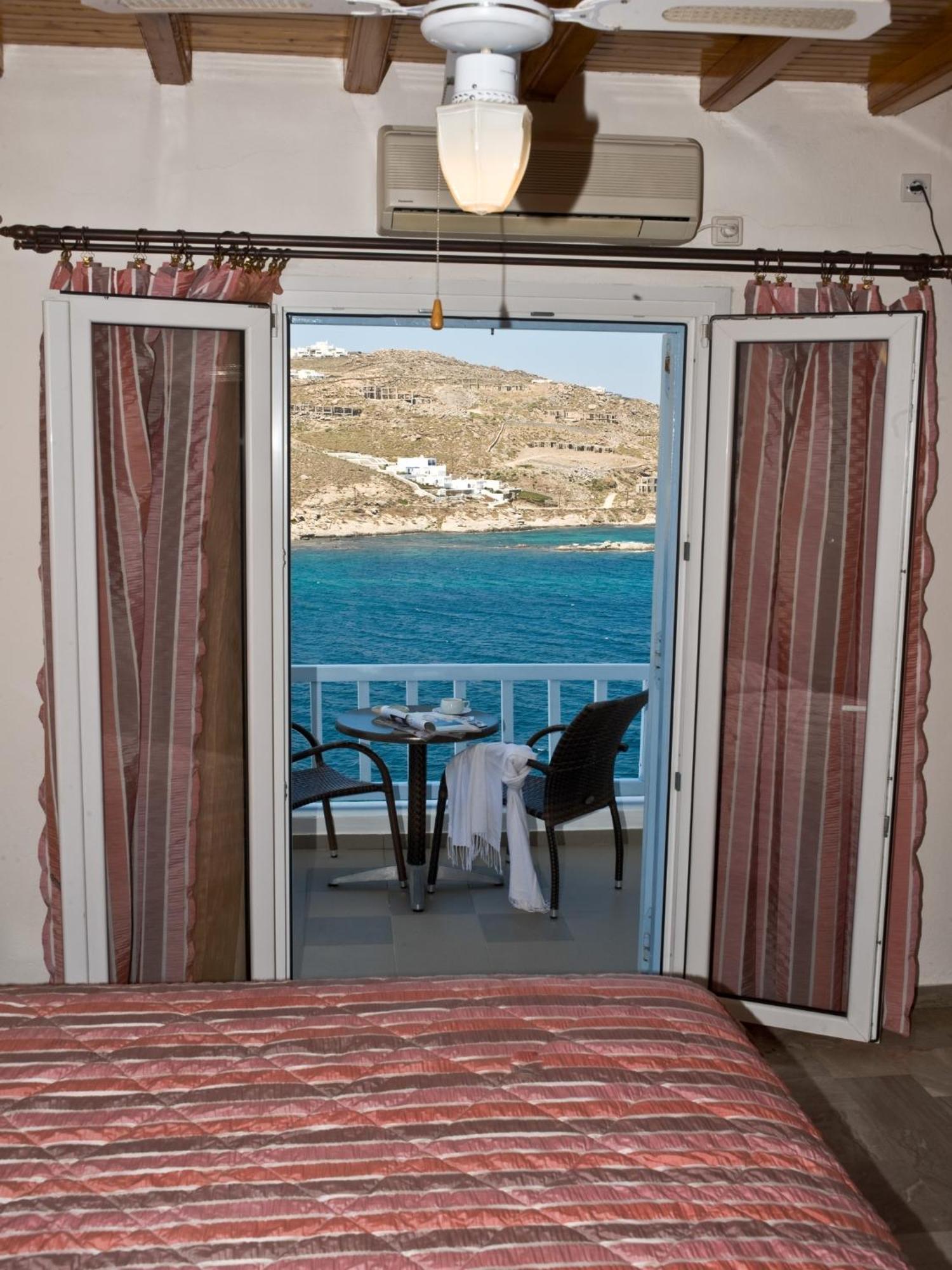 Vana Holidays Ornos  Zimmer foto