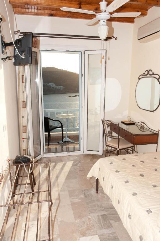 Vana Holidays Ornos  Zimmer foto