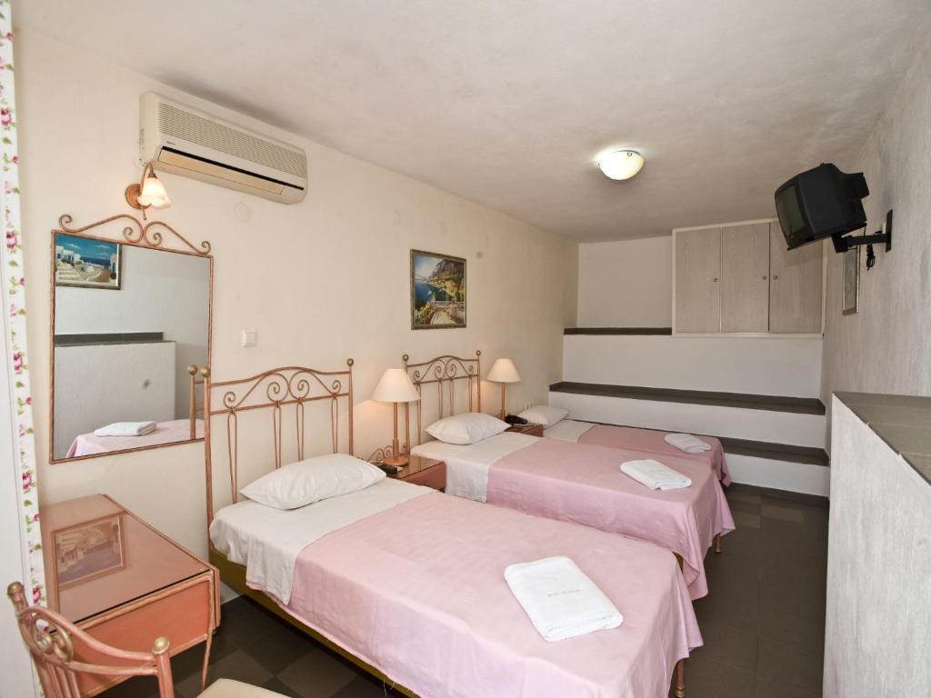 Vana Holidays Ornos  Zimmer foto